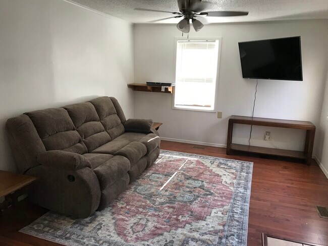 Building Photo - 2701 Vicksburg St