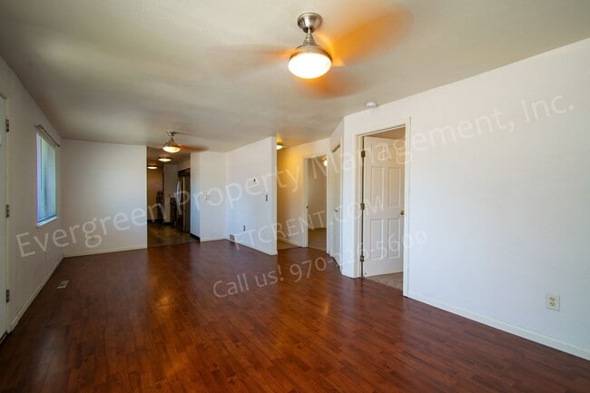 Building Photo - 121 Buckingham St