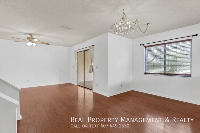 Building Photo - 2 BR / 2.5 BA Townhouse In Lake Olympic
