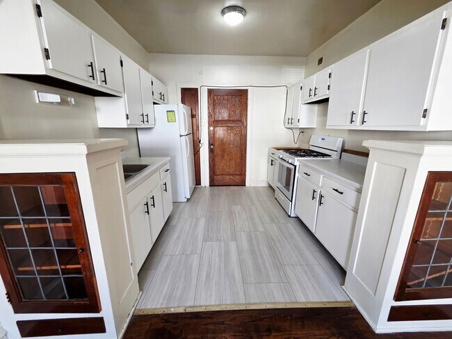 Foto del edificio - 1013 E Center St