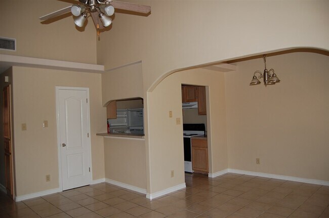 Building Photo - 505 Shiloh Dr