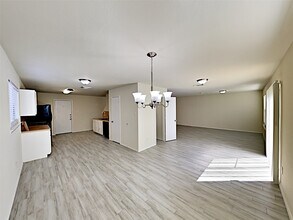 Building Photo - 12402 Grossmount Dr