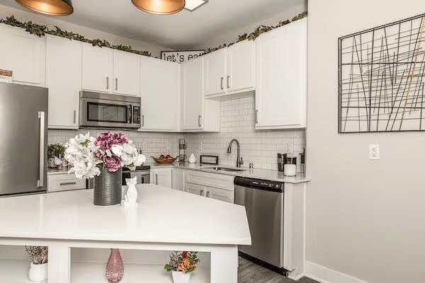 Foto principal - Reduced Rates + 1 MONTH FREE – Lease Now &...