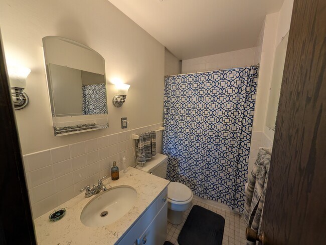 Foto del edificio - 409 Broadway St NE