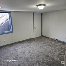 Building Photo - 655 S 7th Ave