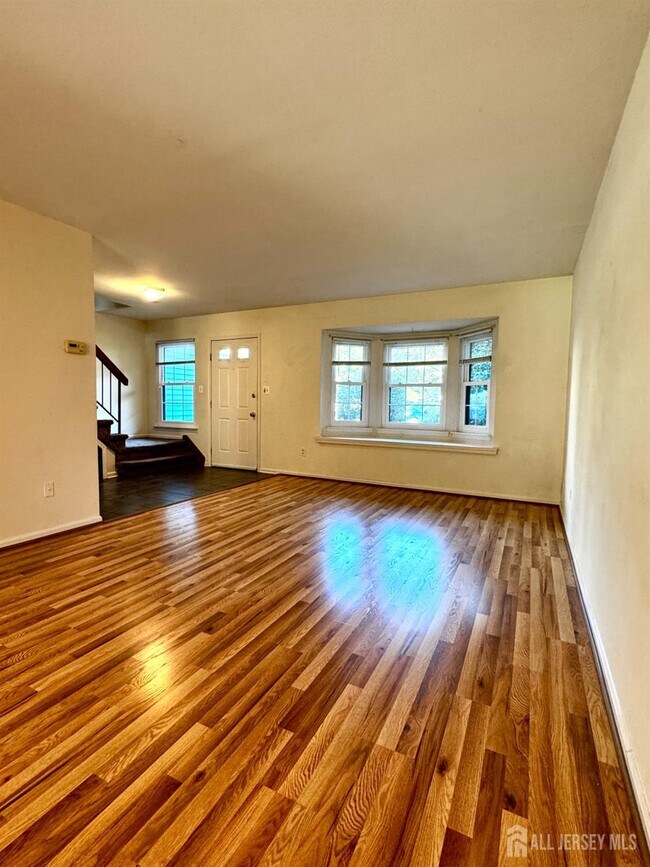 Foto del edificio - 2703 Deerfield Dr
