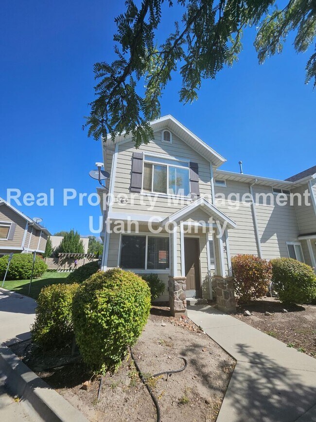 Building Photo - Provo Townhome