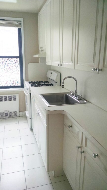 Foto del edificio - 530 W 236th St