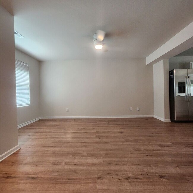 Foto del edificio - 525 Hampton Townes Dr