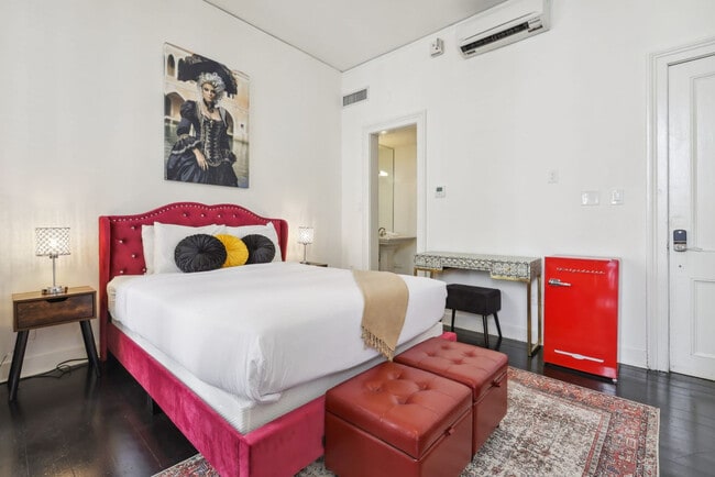 Building Photo - 508 Chartres St