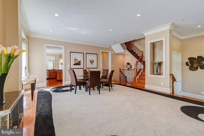 Foto del edificio - 7812 Cadbury Ave