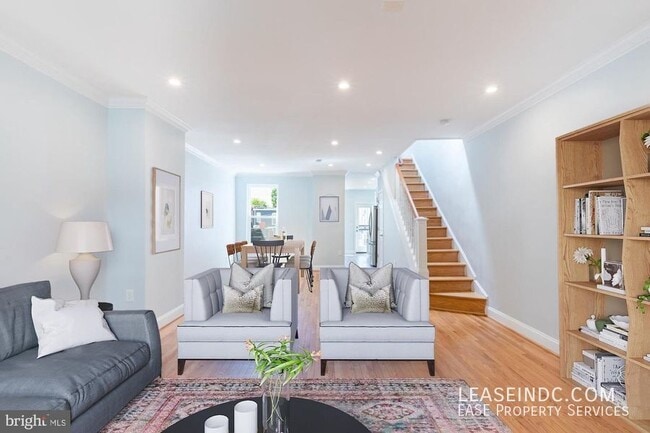 Foto del edificio - 624 Irving St NW