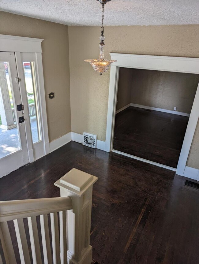 Foto del edificio - Charming 4-Bedroom Home Near Downtown & Kellogg