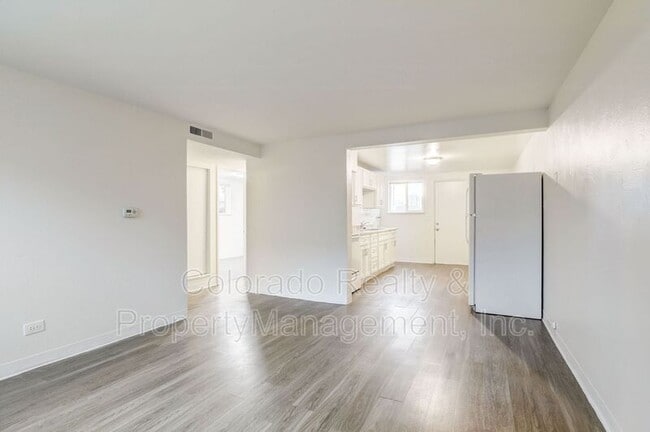 Foto del edificio - 5365 W 3rd Pl
