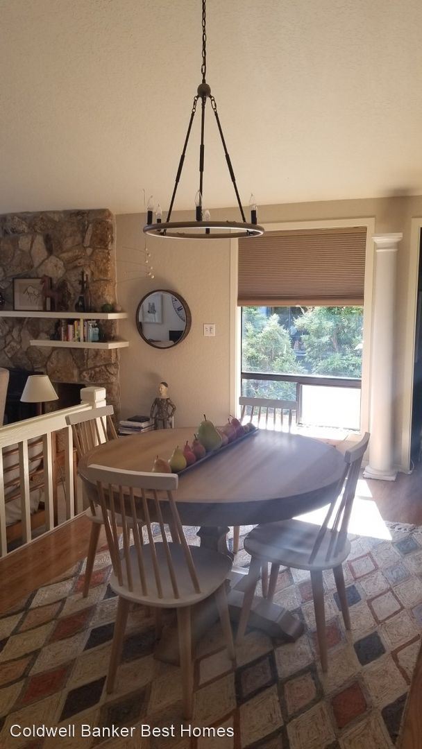Building Photo - 1 br, 2.5 bath House - 50-1  Bluffs Drive # 1