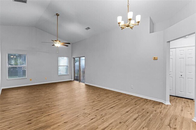 Foto del edificio - 2067 Newtown Rd