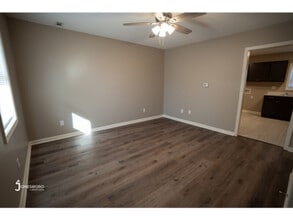 Building Photo - 2512 Forest Home Rd