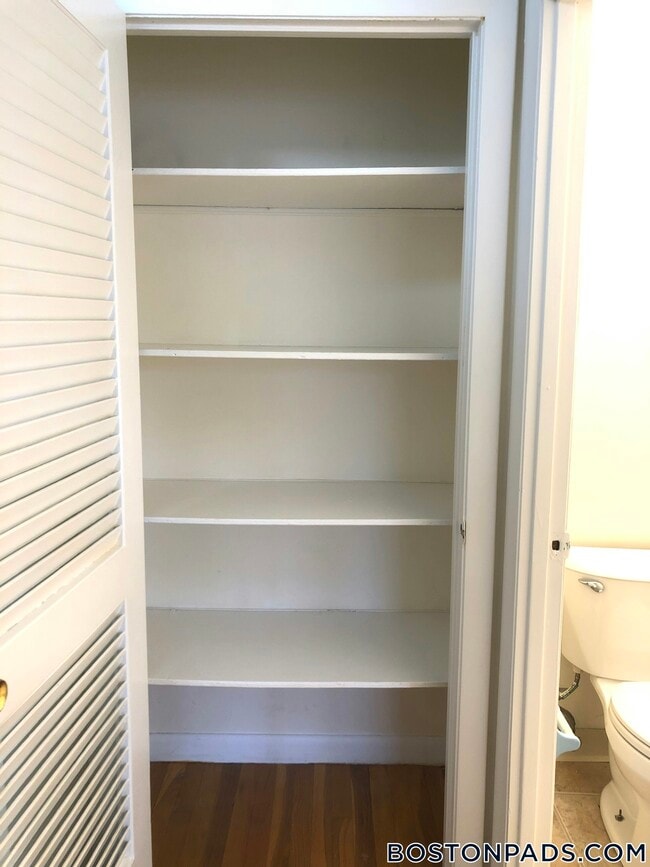 Foto del edificio - 122 Dustin St