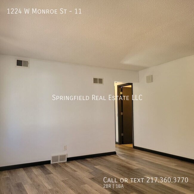 Building Photo - Aptly Perfect: Rent this 'Top Floor Marvel...
