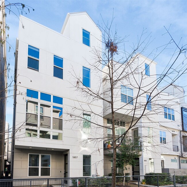 Building Photo - 5857 E Post Oak Ln