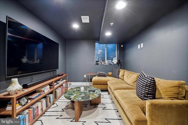Foto del edificio - 2137 N Darien St