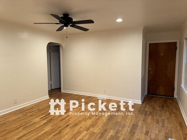 Building Photo - 2 Plus Bedroom Home in Bremerton