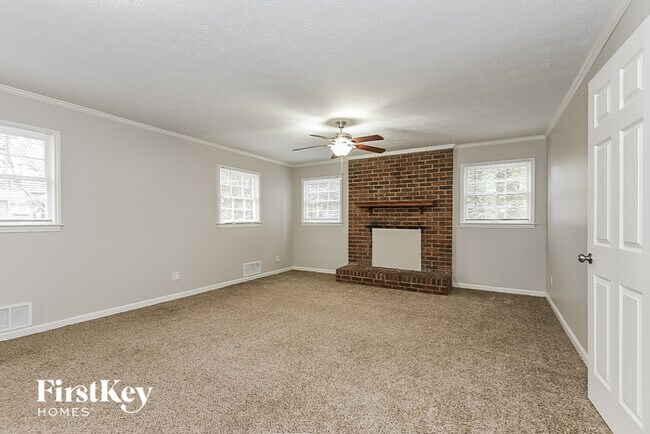 Building Photo - 2661 Oxbow Way SW