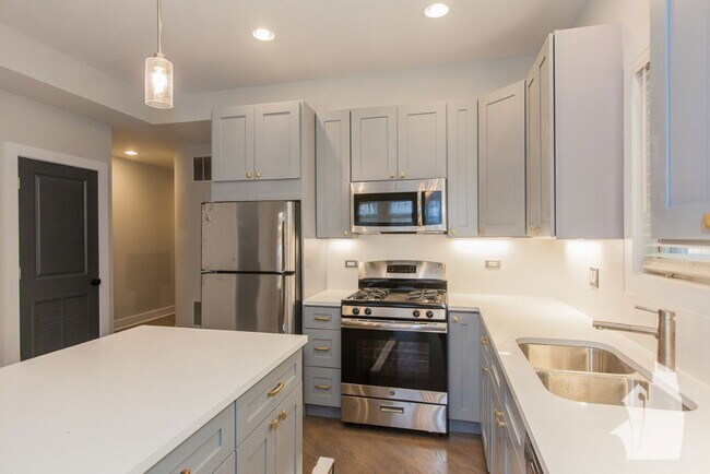 Foto del edificio - 2735 N Wayne Ave