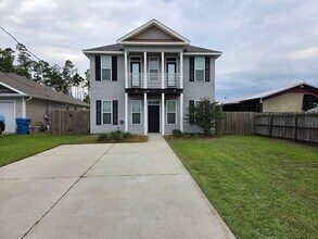 Building Photo - 5423 Debi Rd