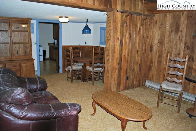 Building Photo - 1092 Hartzog Ford Rd