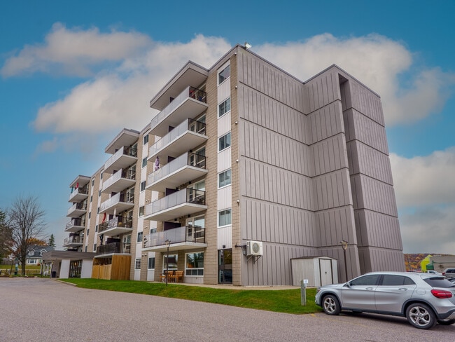 Building Photo - Gloria Gardens Apartments