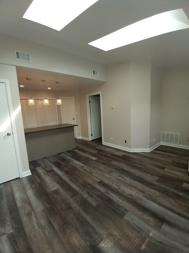 Living room - 1384 E Wyndham Cir