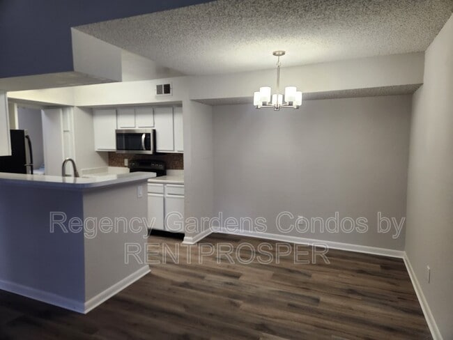 Foto del edificio - 5587 Devonbriar Way