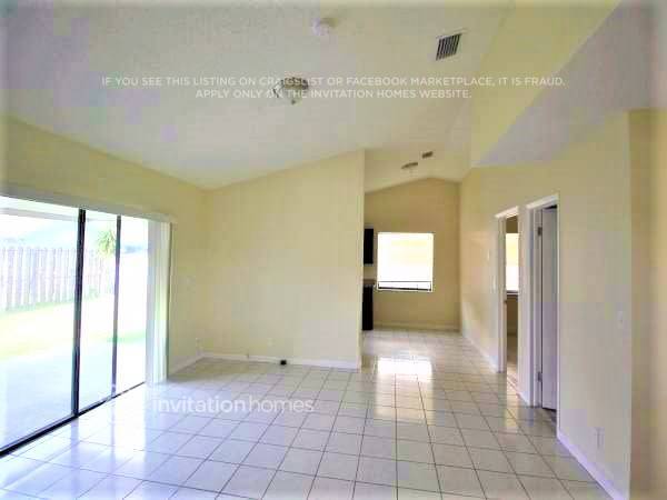 Building Photo - 7519 SW 6th Ct