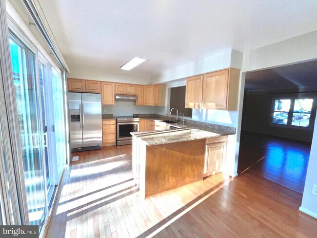 Building Photo - 20140 Timber Oak Ln