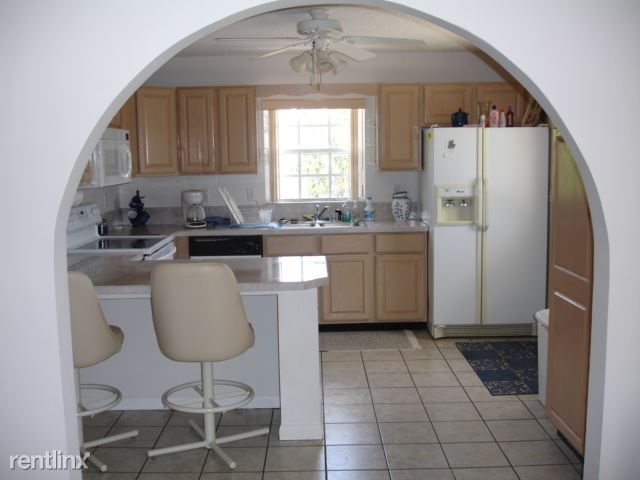 Building Photo - 889 Lisa Ln