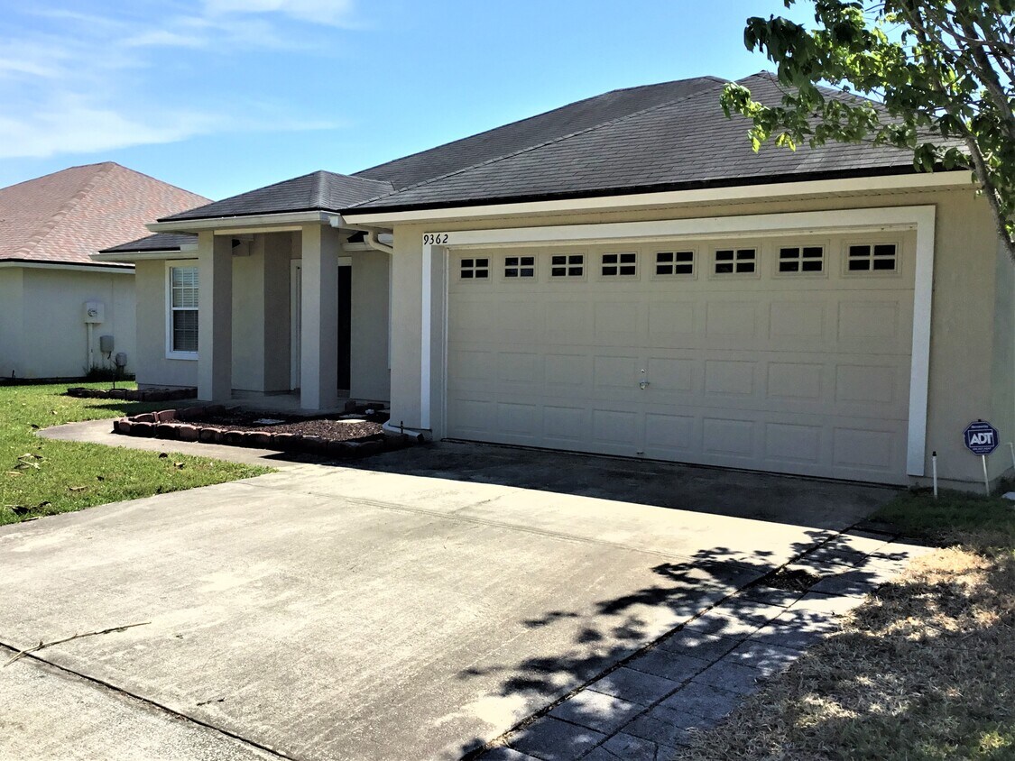 Foto principal - 9362 Prosperity Lake Drive