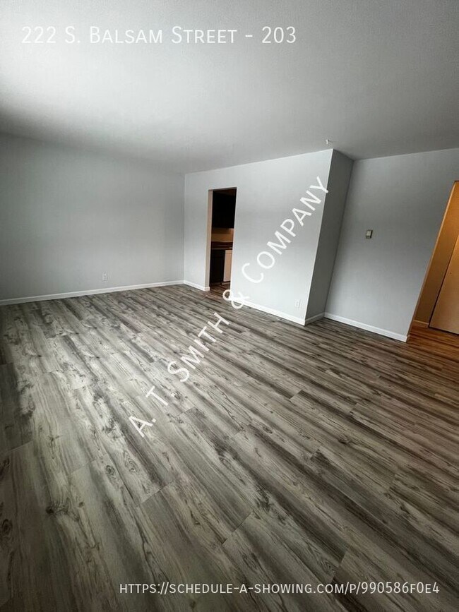 Foto del edificio - 222 S Balsam St