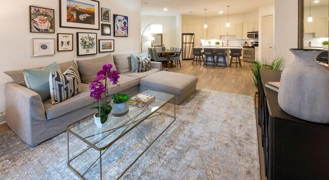 Foto del edificio - 2121 Mid Ln