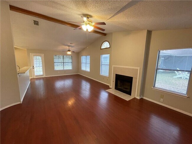 Foto del edificio - 7007 Riverton Dr