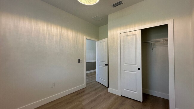 Foto del edificio - 3507 W Jefferson St