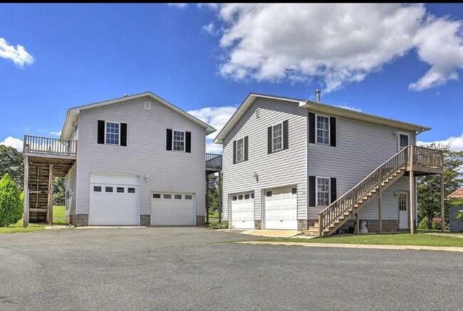 Building Photo - 6598 Louisa Rd