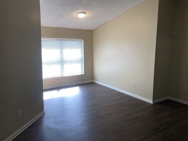 Foto del edificio - 645 N Cherry Bark Drive