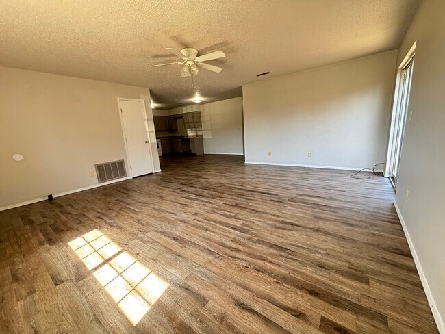 Foto del edificio - 3166 Singletree Ave