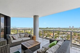 Building Photo - 3598 Yacht Club Dr