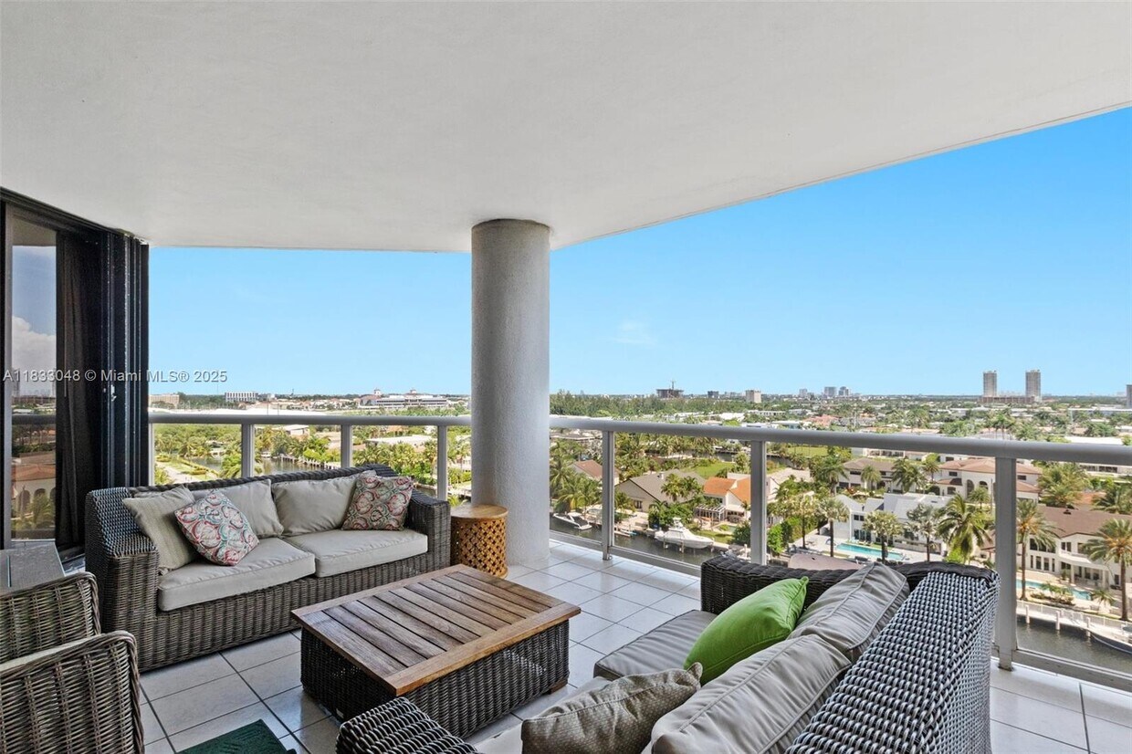 Foto principal - 3598 Yacht Club Dr