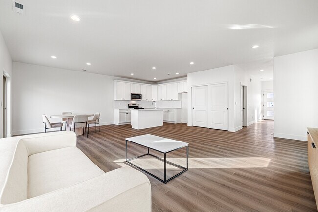 Foto del edificio - 1030 S Underwood Pl