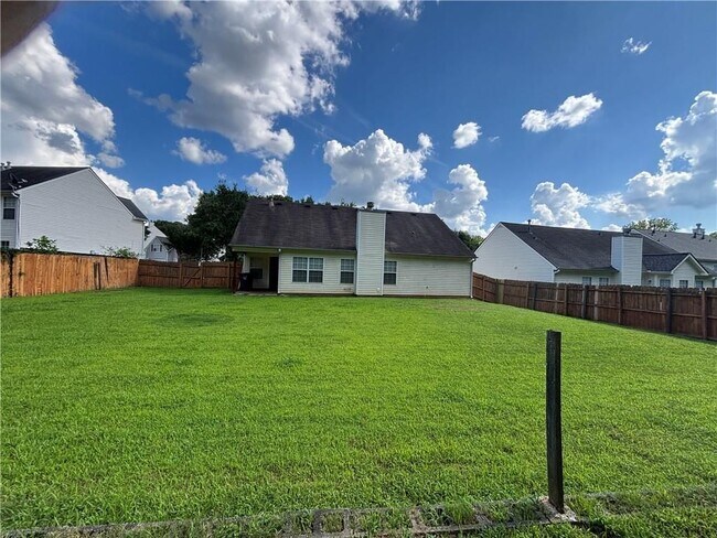 Building Photo - 3287 Baymount Way