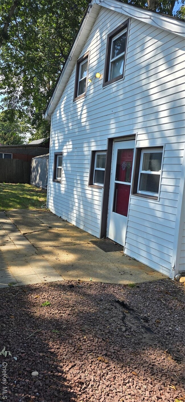 Building Photo - 84 Pleasure Ave