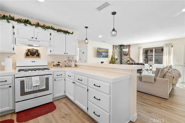 Building Photo - 1080 Pan Springs Ln